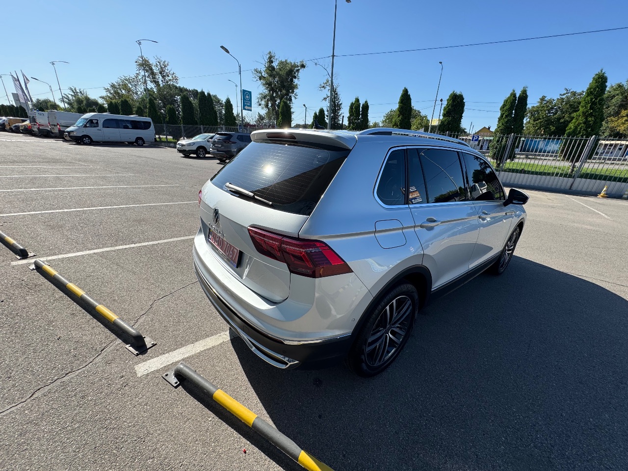 Volkswagen Tiguan - фото 12