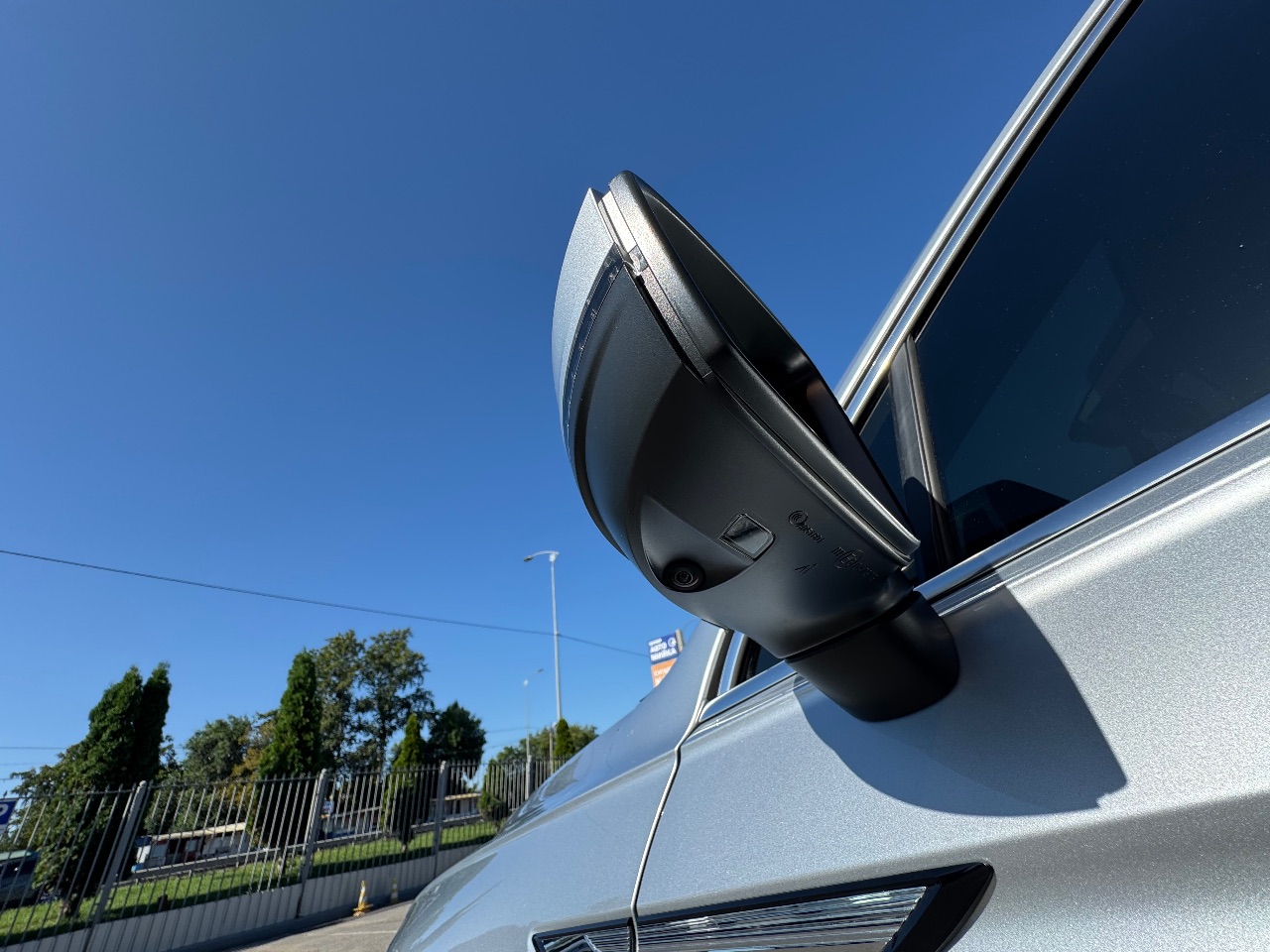 Volkswagen Tiguan - фото 15