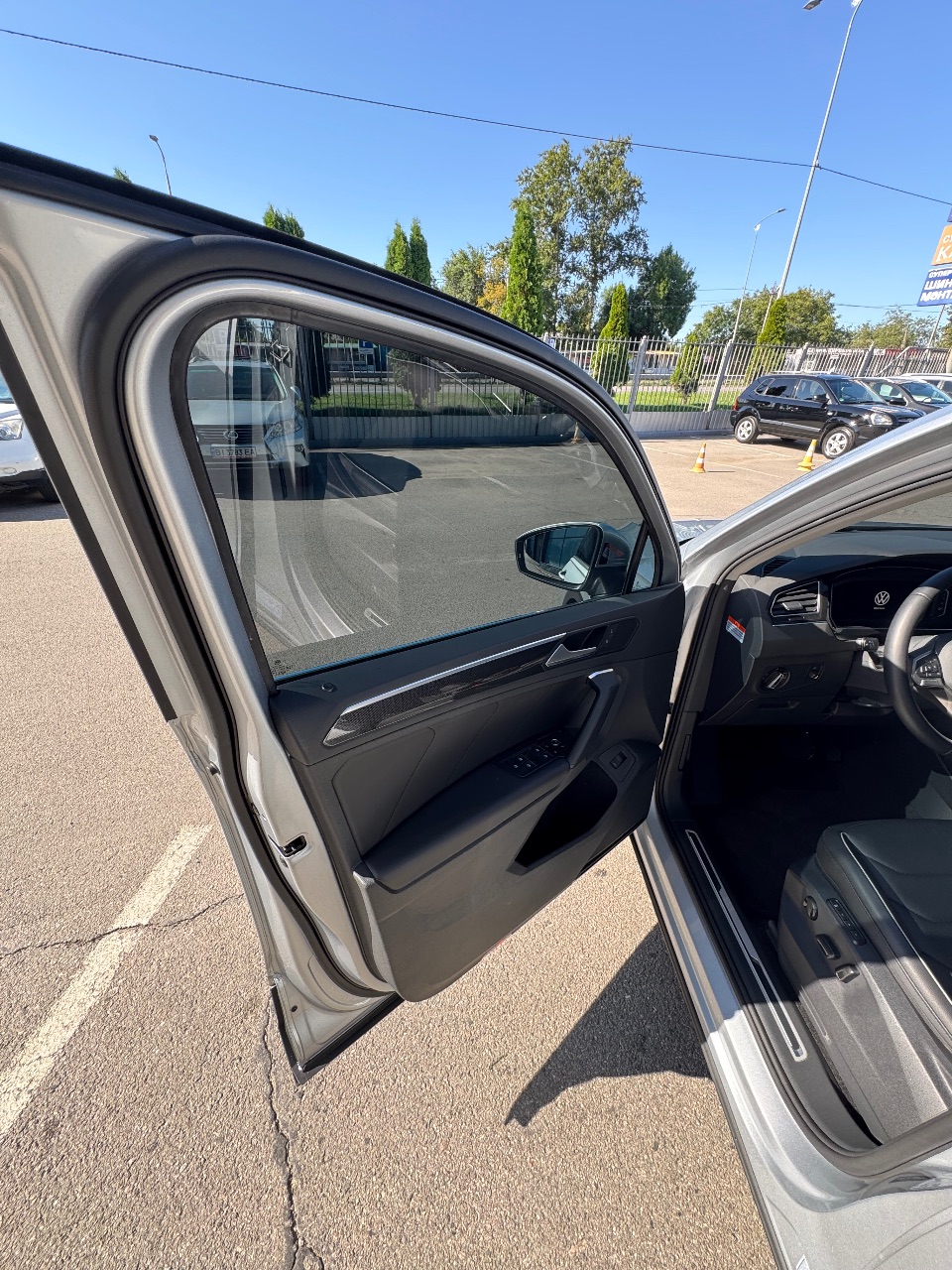 Volkswagen Tiguan - фото 18