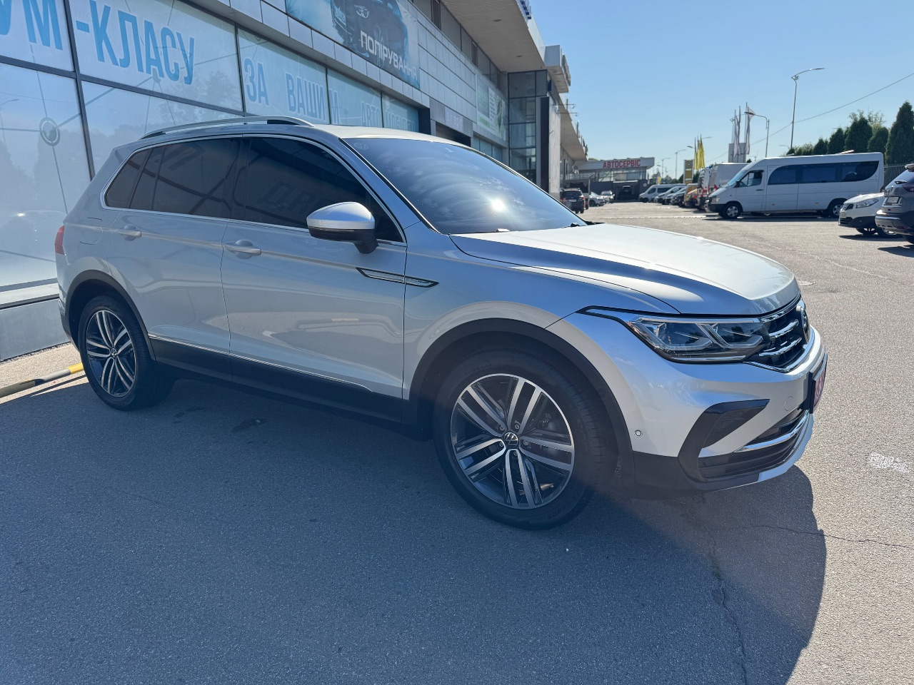 Volkswagen Tiguan - фото 4