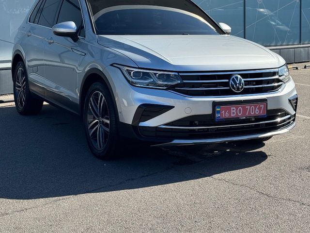 Volkswagen Tiguan - фото 3