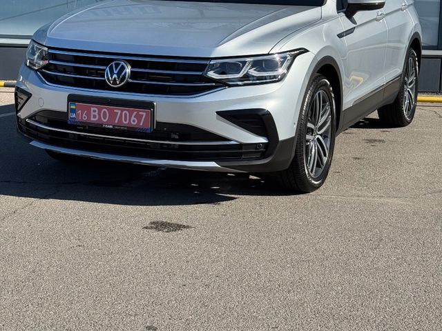Volkswagen Tiguan - фото 2