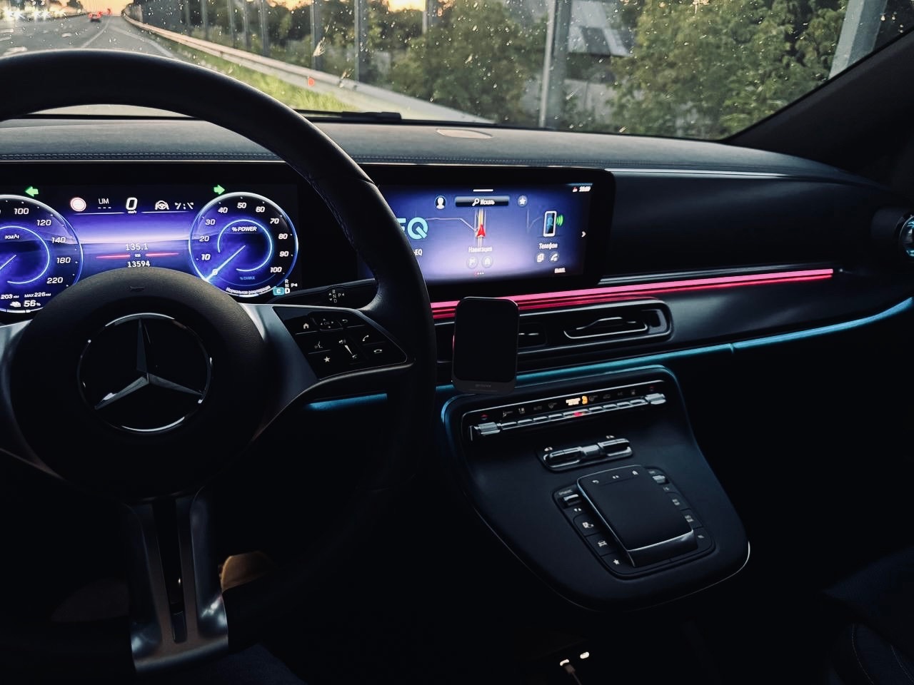 Mercedes-Benz EQV - фото 15