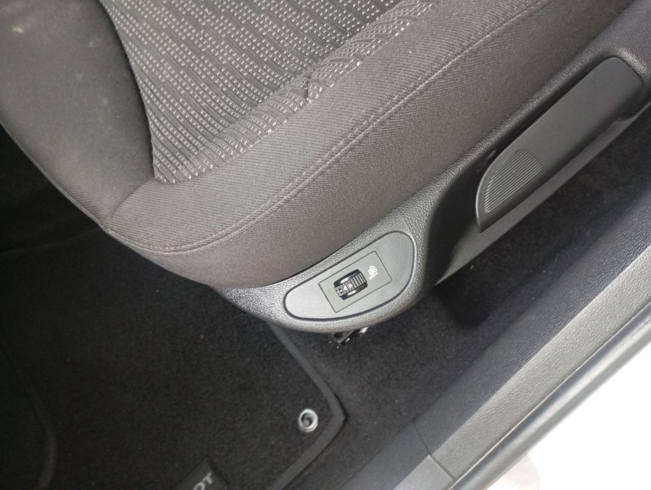 Peugeot 308 - фото 11