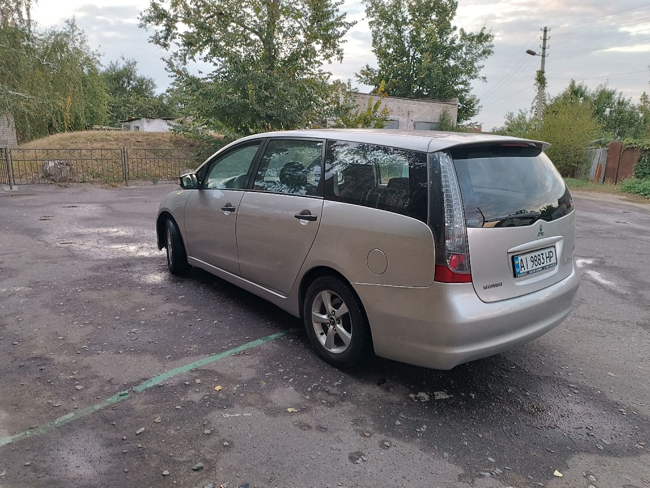 Mitsubishi Grandis - фото 4