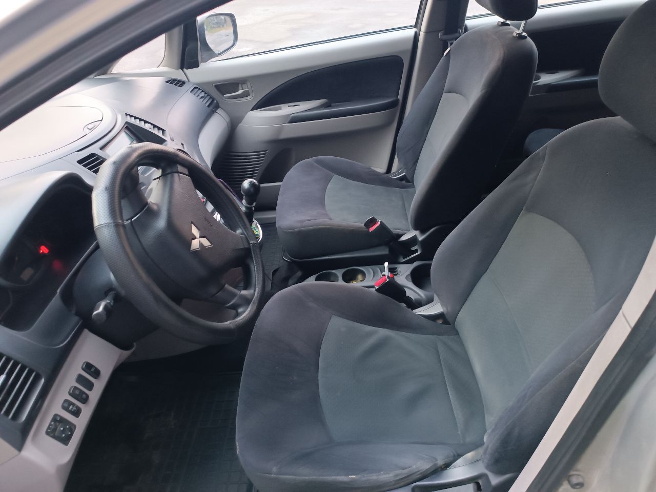 Mitsubishi Grandis - фото 6