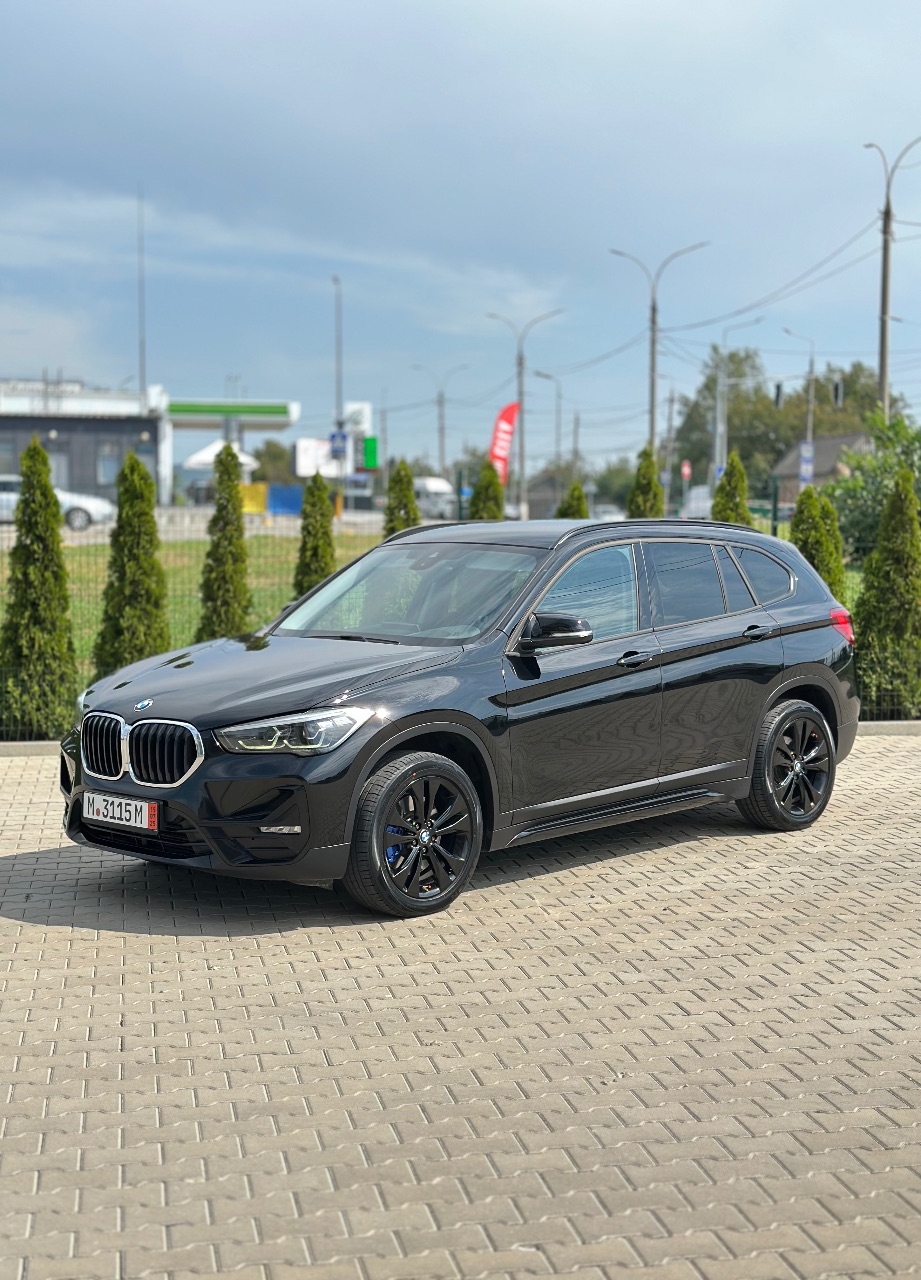 BMW X1 - фото 1