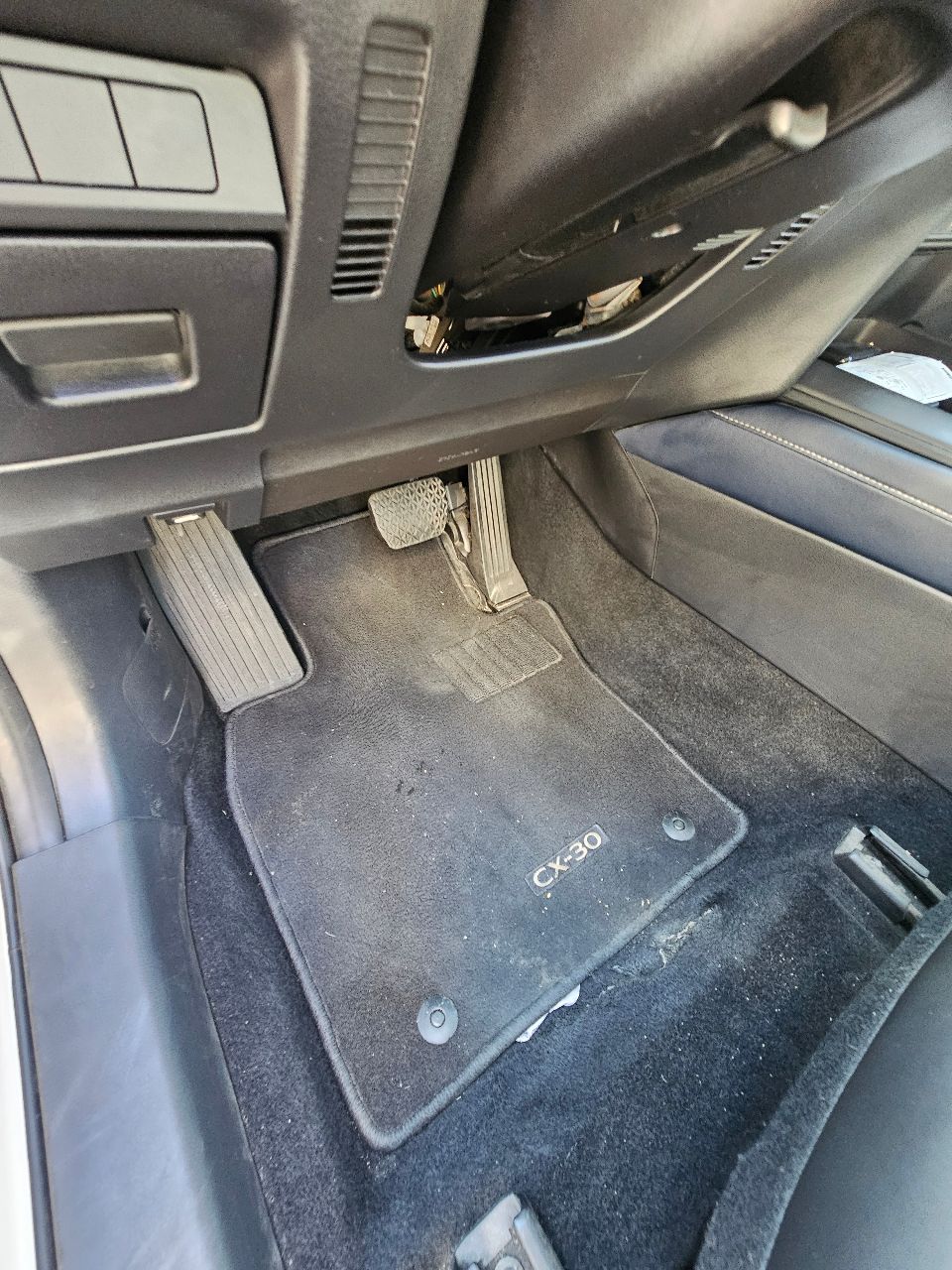 Mazda CX-30 - фото 16