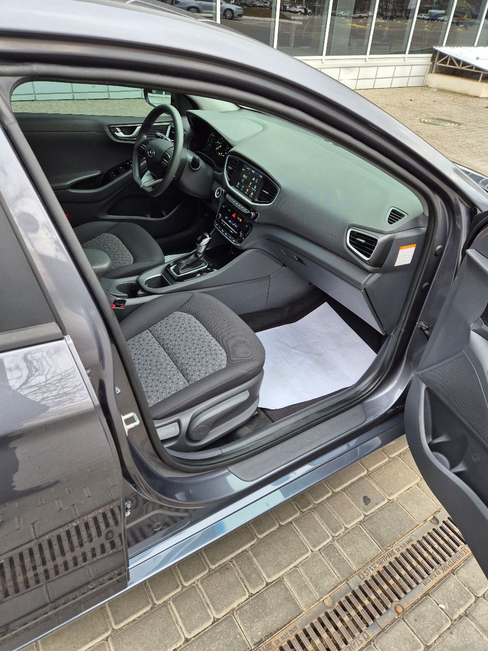 Hyundai IONIQ - фото 6