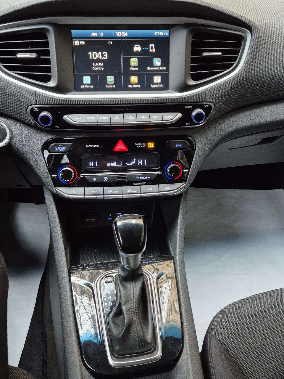 Hyundai IONIQ - фото 11