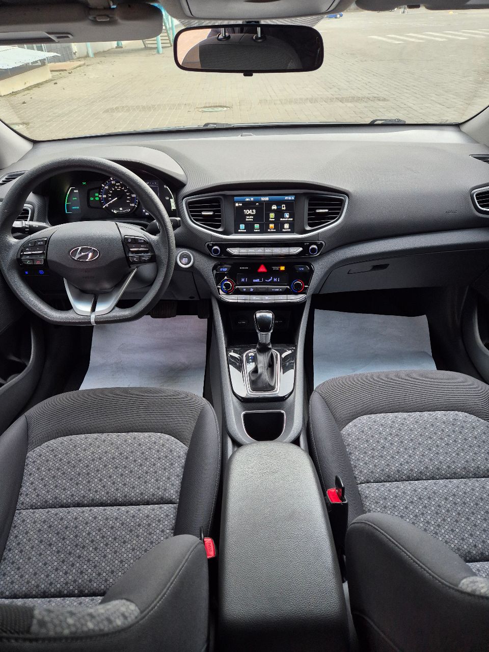 Hyundai IONIQ - фото 9