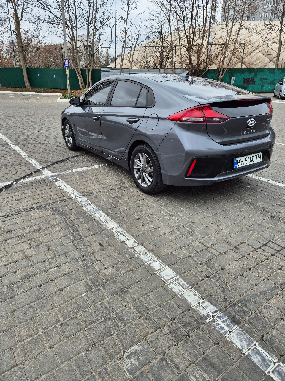 Hyundai IONIQ - фото 10