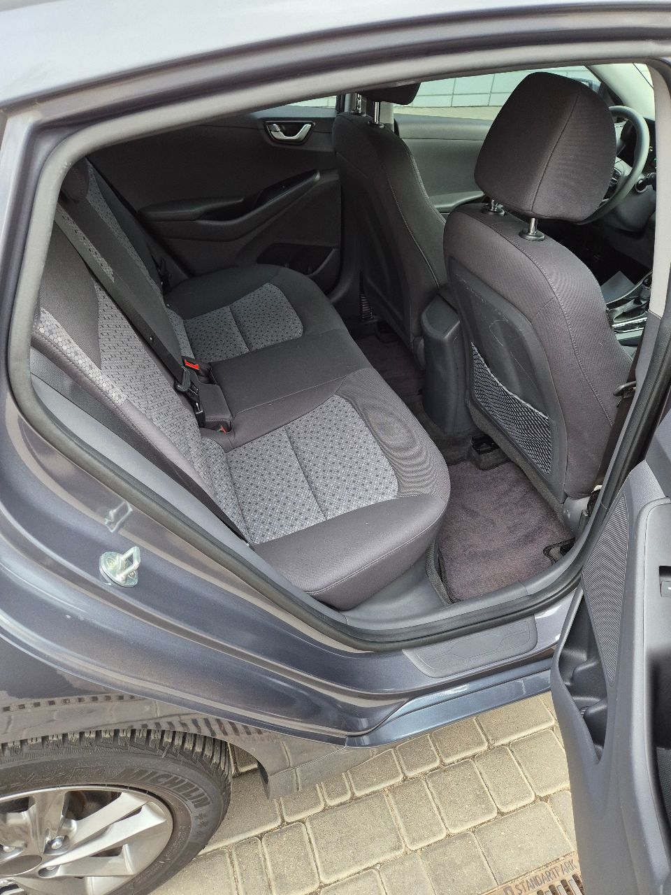 Hyundai IONIQ - фото 8