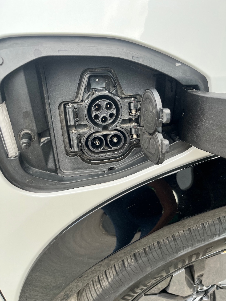 Nissan Ariya - фото 14