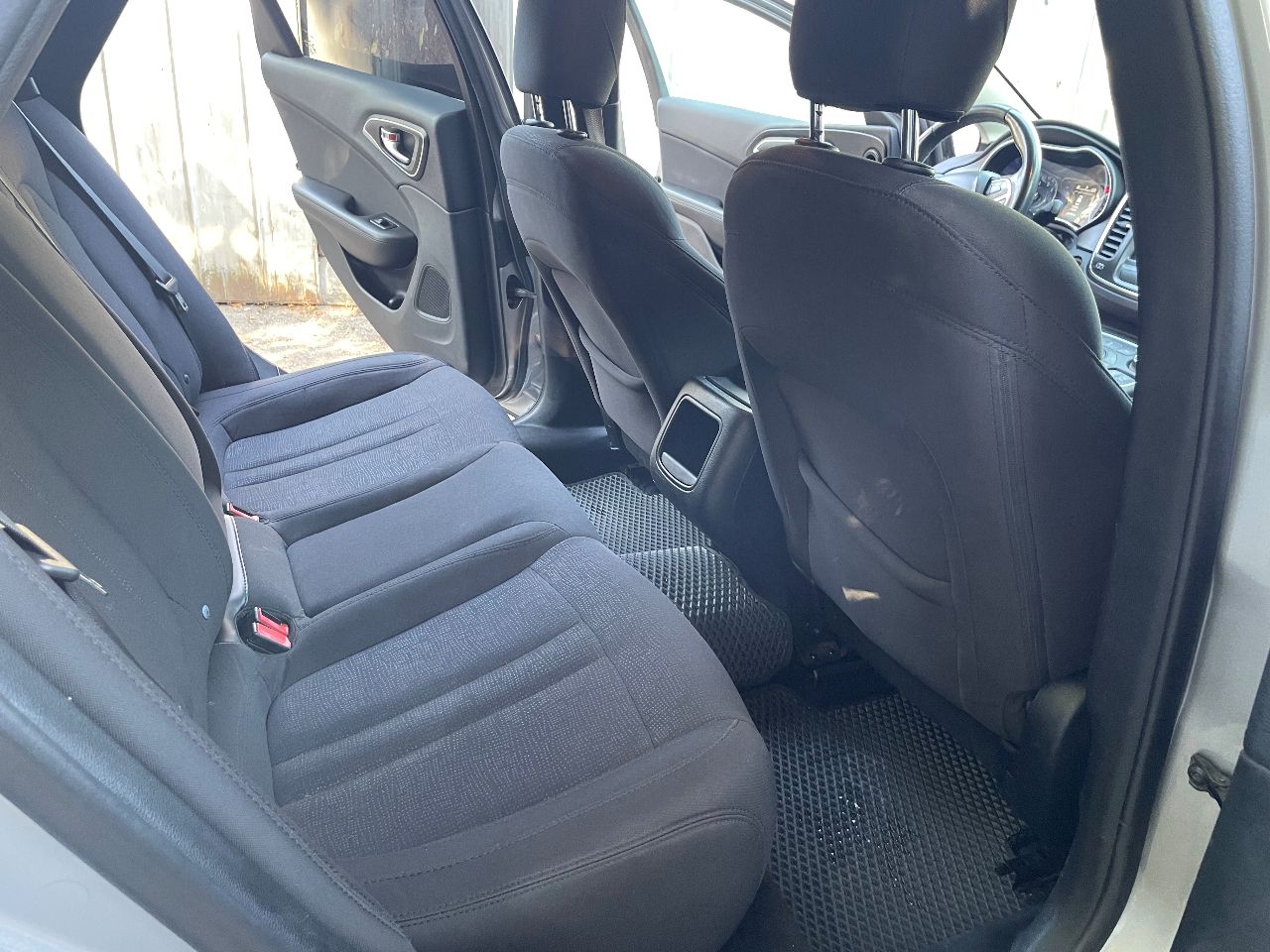 Chrysler 200 - фото 9