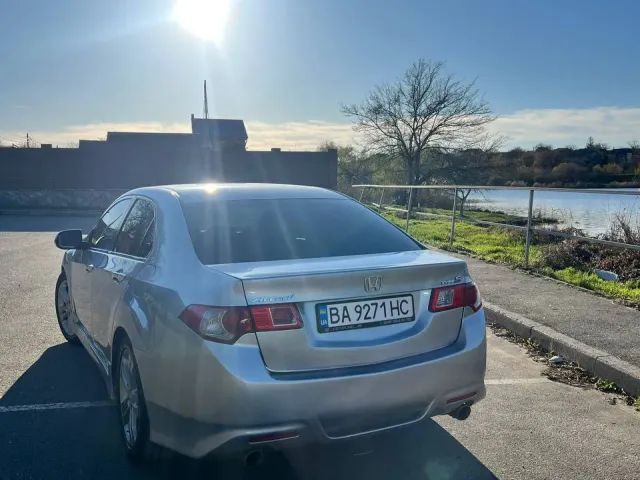 Honda Accord - фото 2