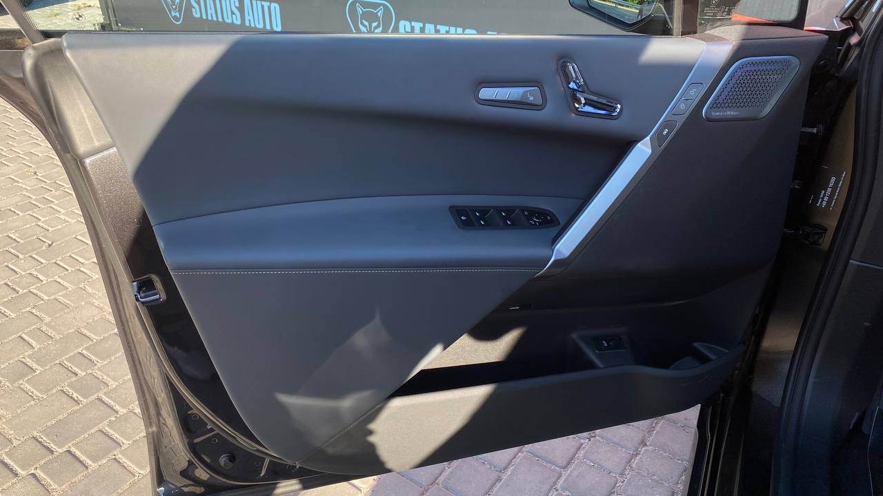 BMW iX - фото 17