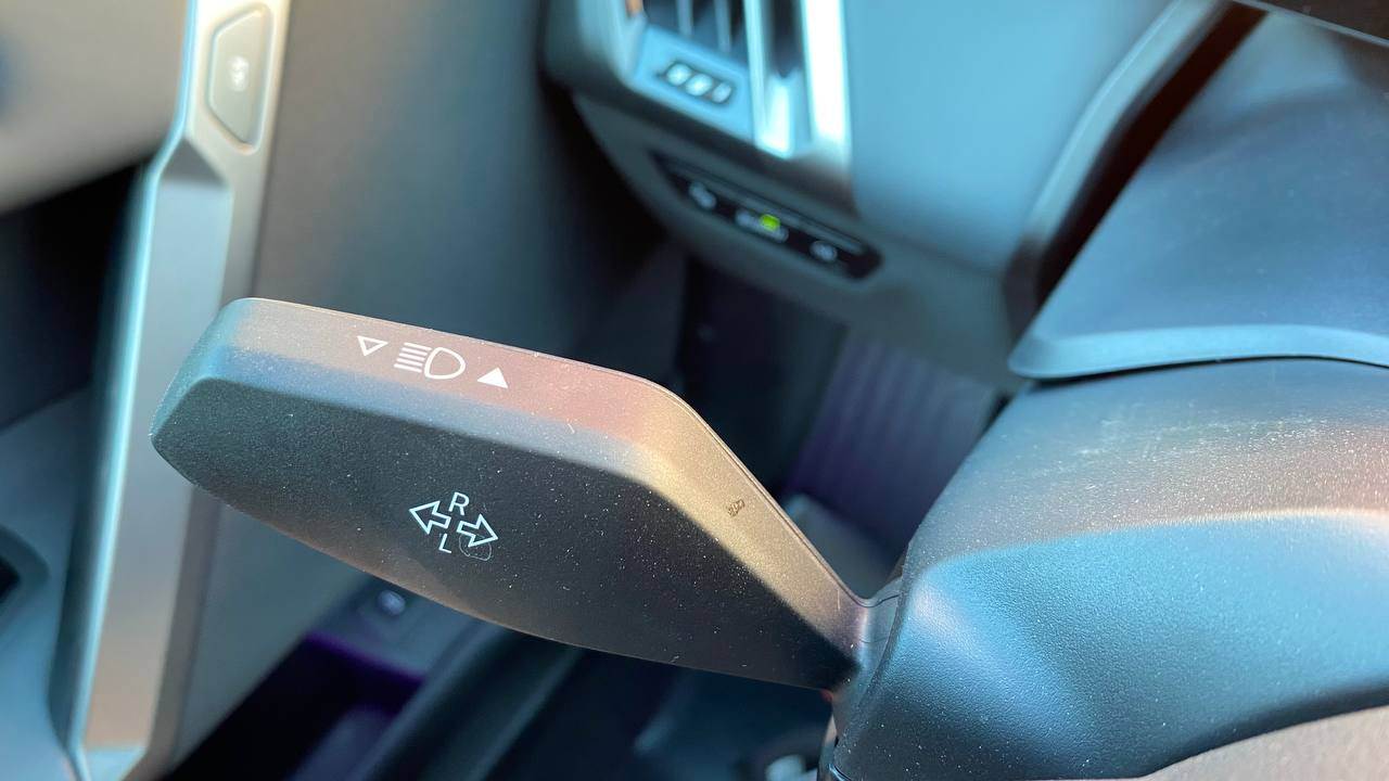 BMW iX - фото 27