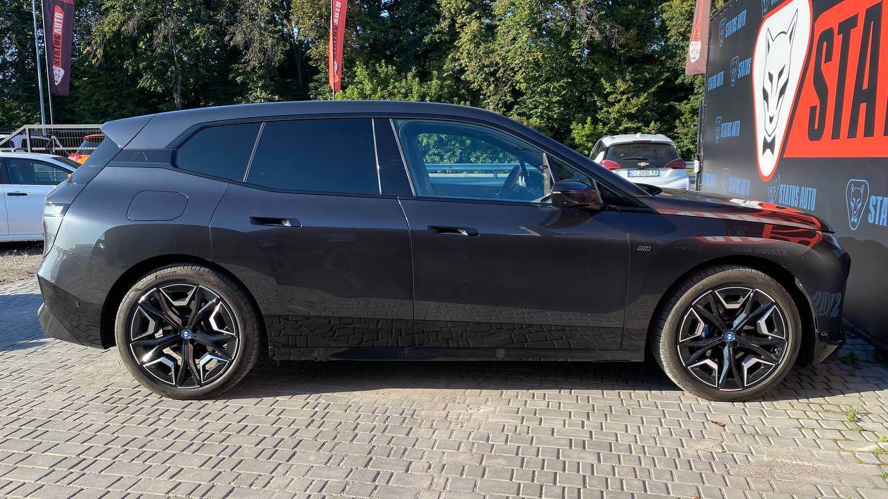 BMW iX - фото 9