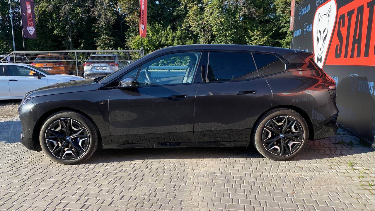 BMW iX - фото 4