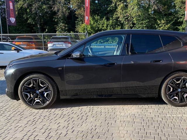 BMW iX - фото 4