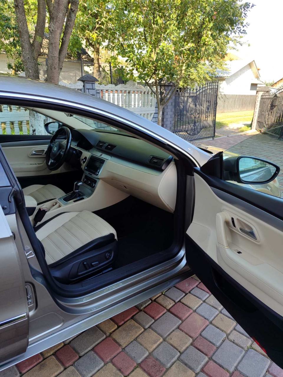 Volkswagen Passat CC - фото 15