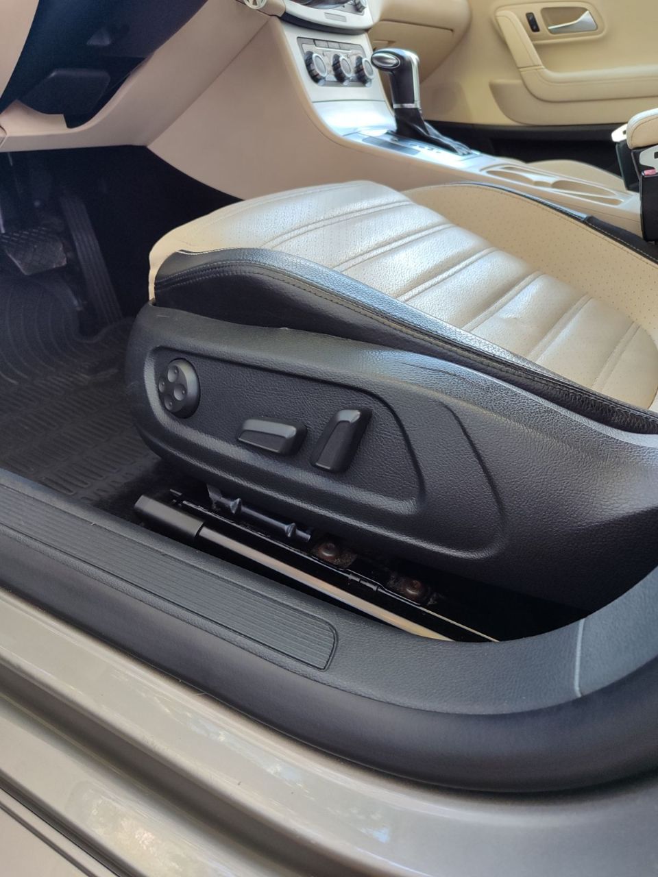 Volkswagen Passat CC - фото 32