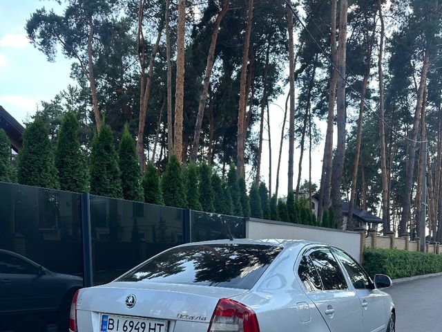 Skoda Octavia - фото 3