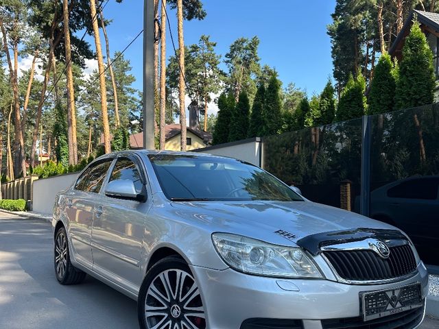 Skoda Octavia - фото 1