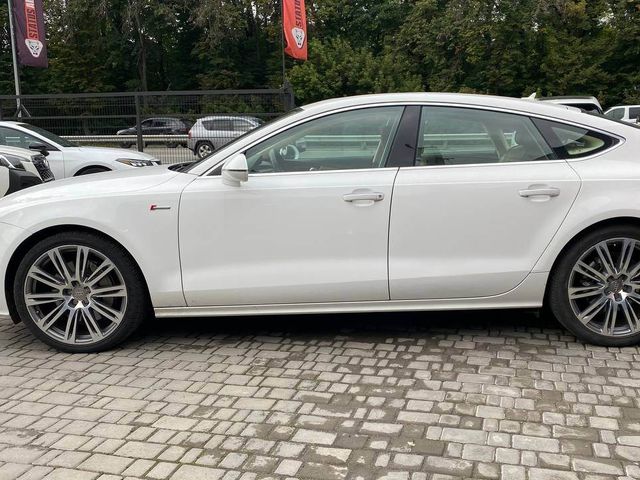 Audi A7 - фото 5