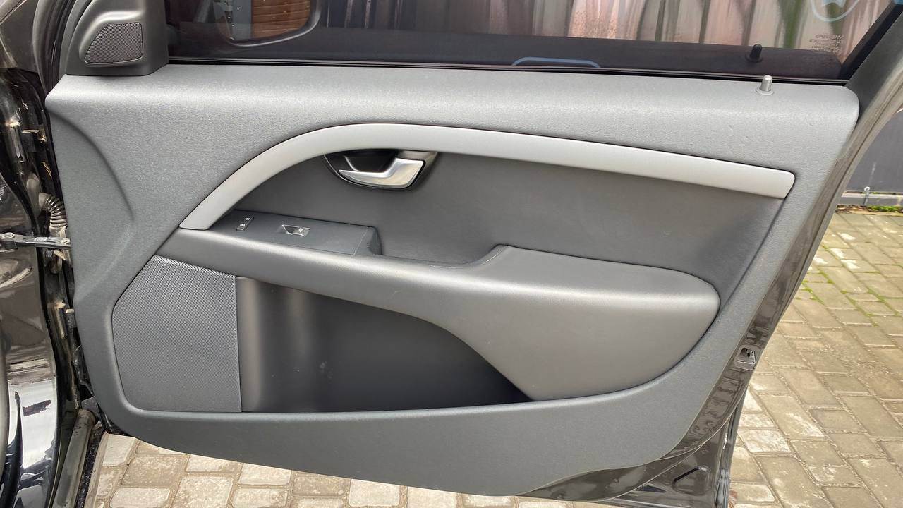 Volvo V70 - фото 35