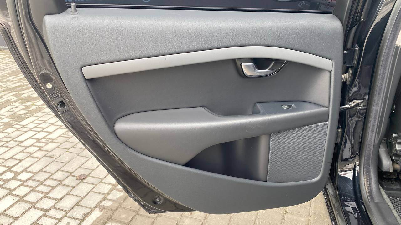 Volvo V70 - фото 27