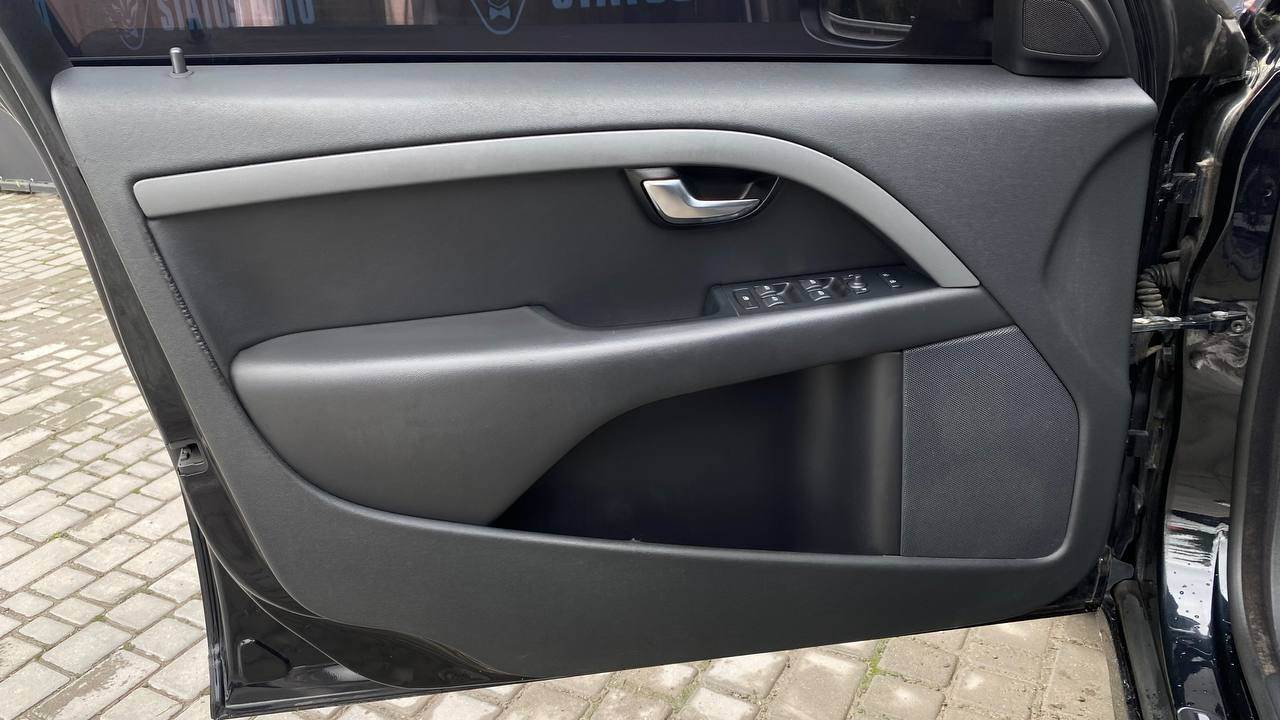 Volvo V70 - фото 15