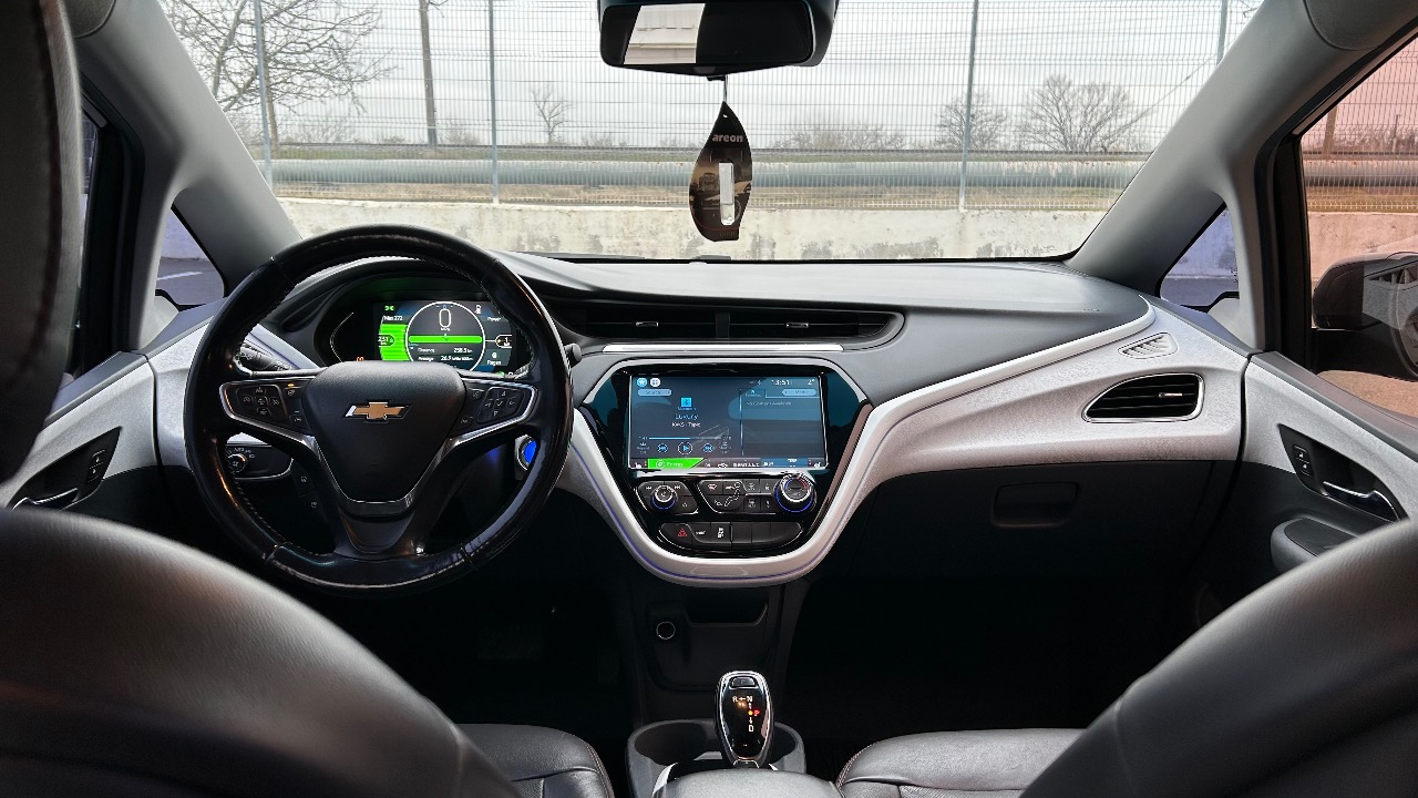 Chevrolet Bolt - фото 15