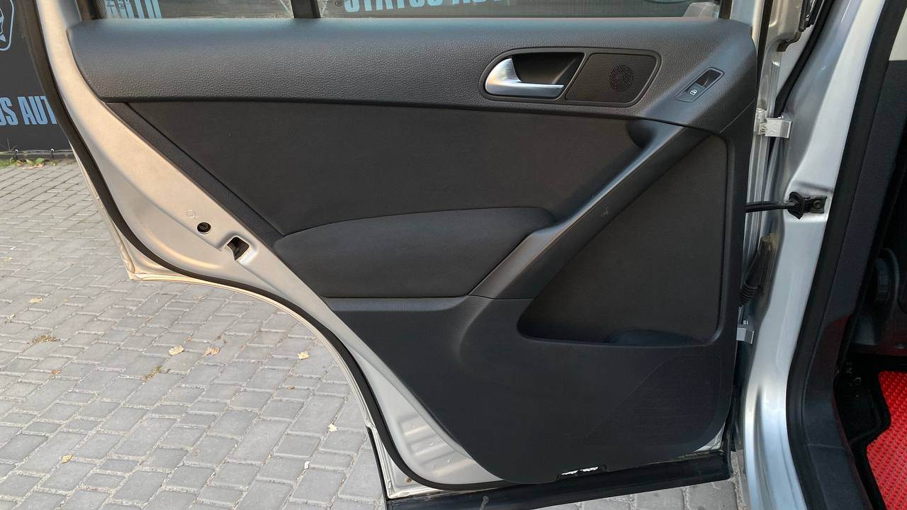 Volkswagen Tiguan - фото 28