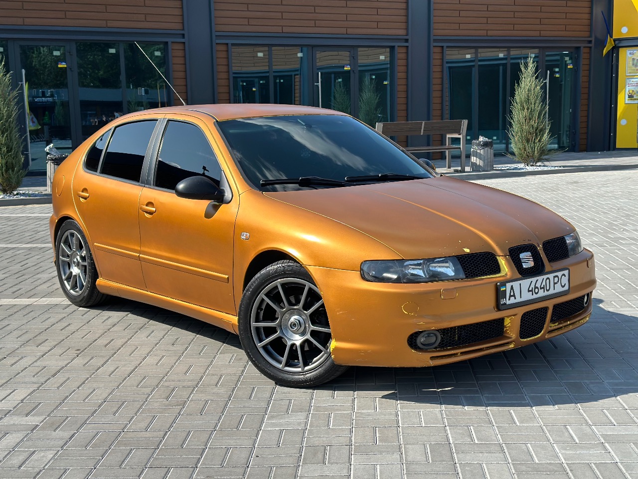 SEAT Leon - фото 1