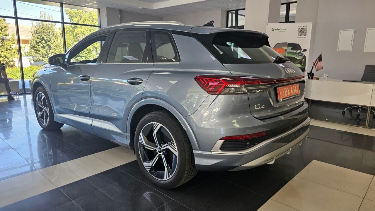 Audi Q4 e-tron - фото 7