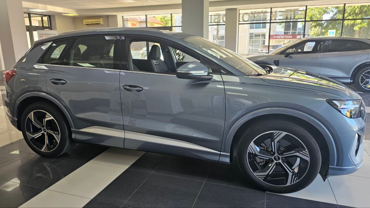 Audi Q4 e-tron - фото 4