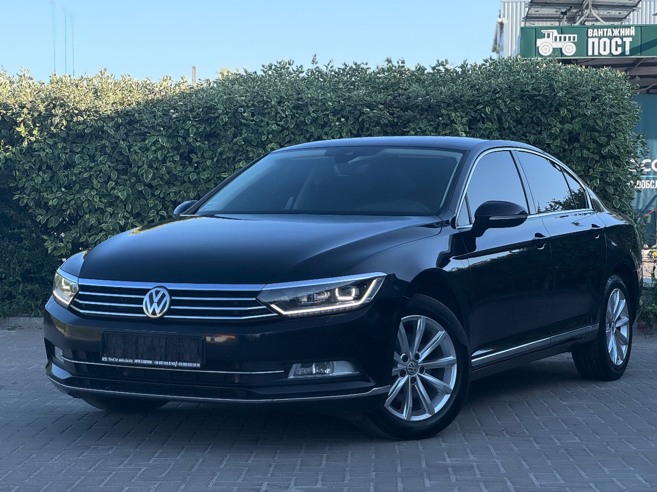 Volkswagen Passat - фото 1