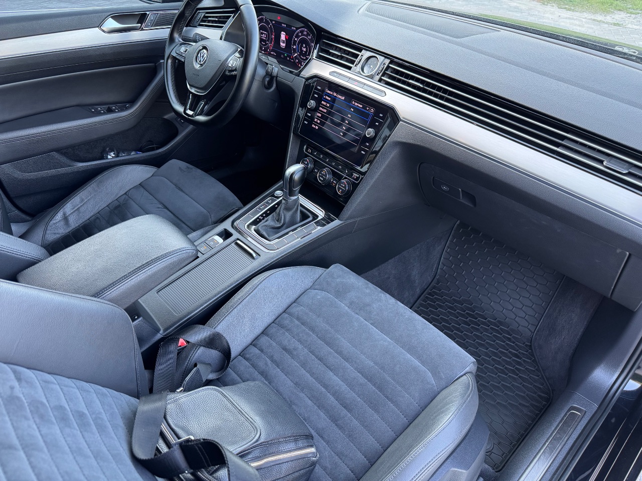 Volkswagen Passat - фото 23