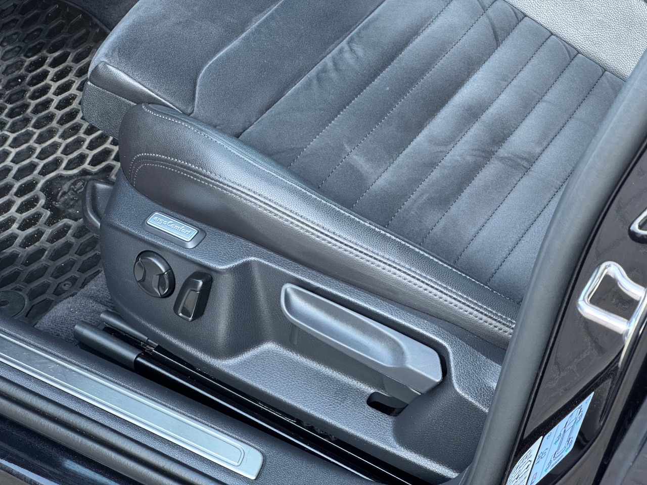 Volkswagen Passat - фото 25