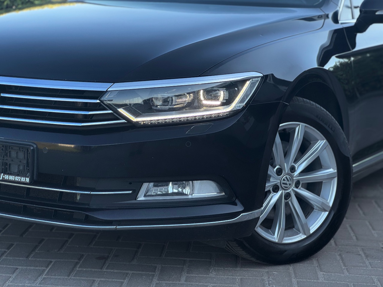 Volkswagen Passat - фото 2