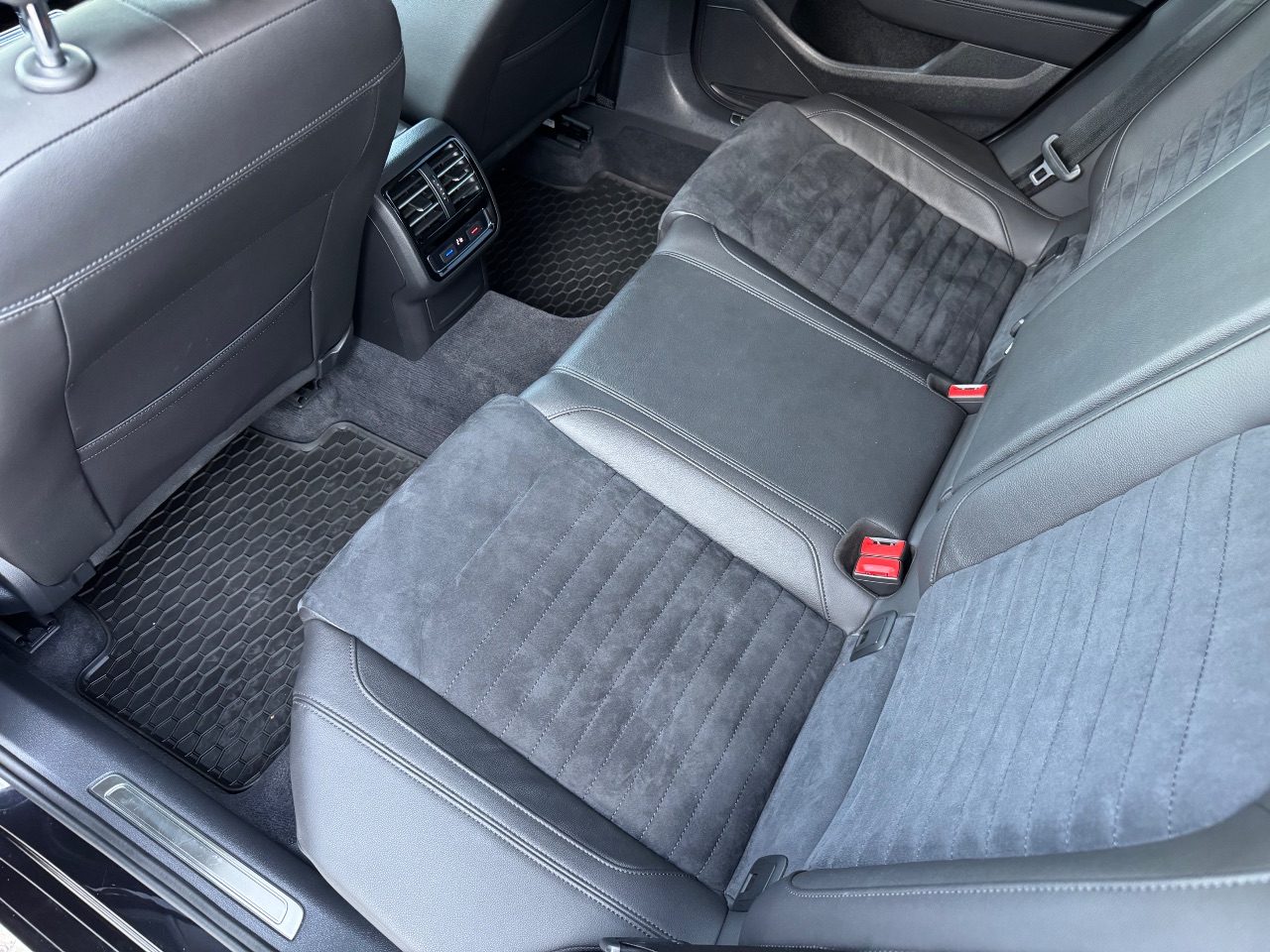 Volkswagen Passat - фото 12