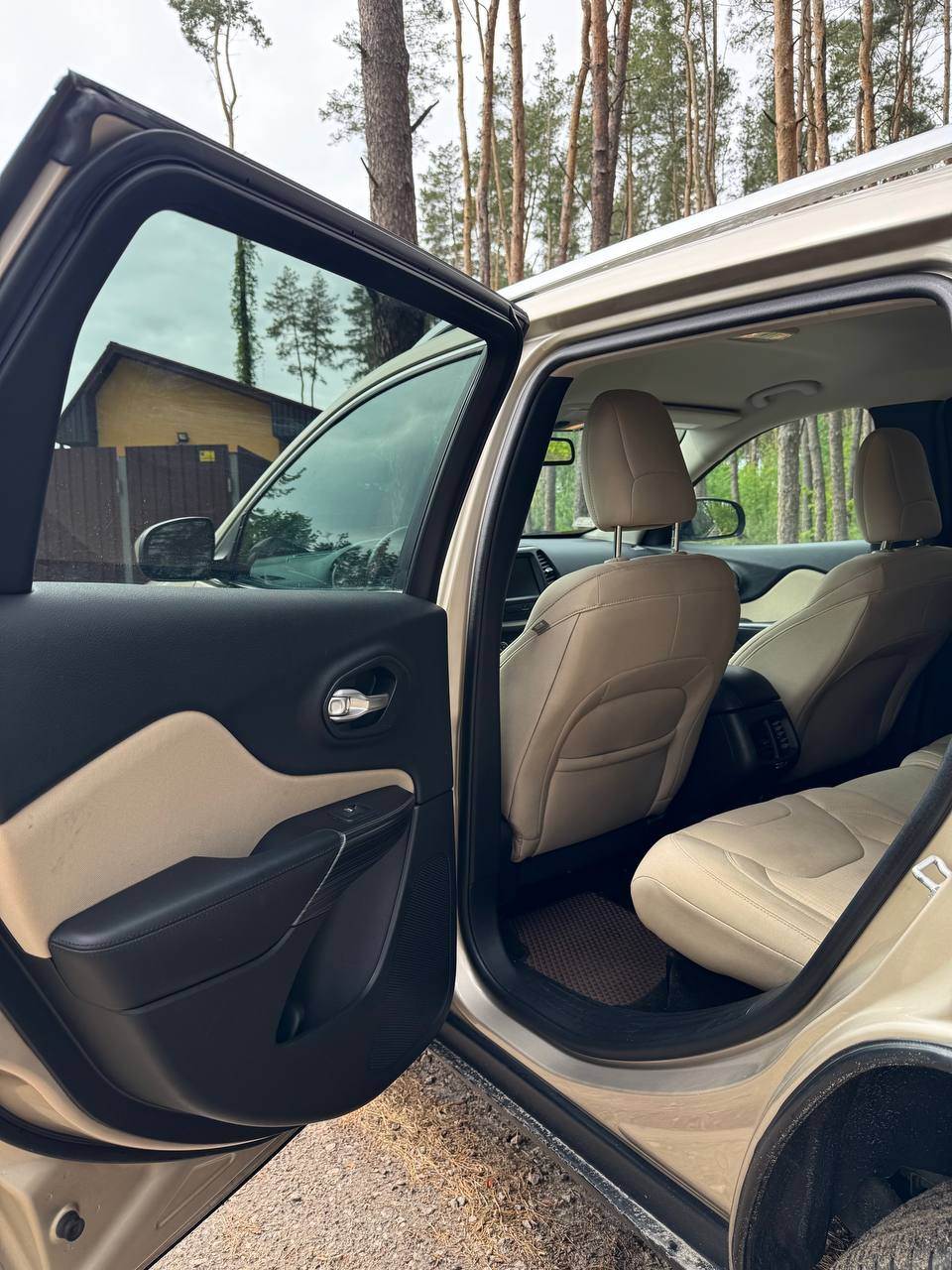 Jeep Cherokee - фото 9