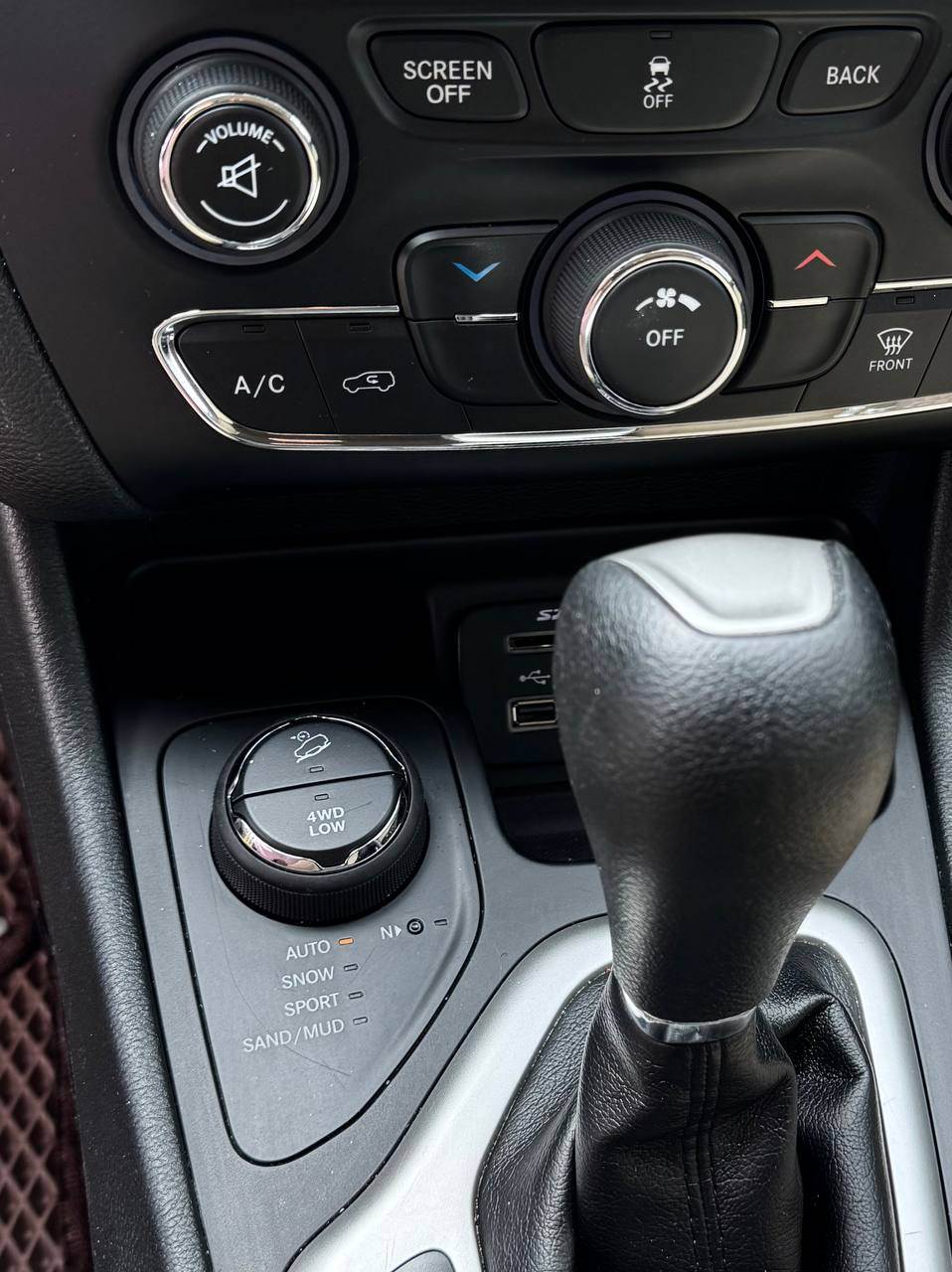 Jeep Cherokee - фото 5