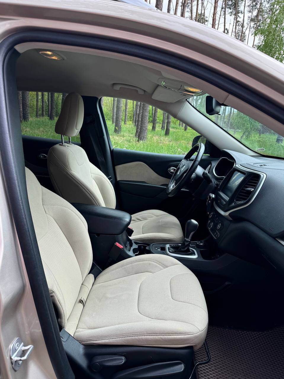 Jeep Cherokee - фото 8