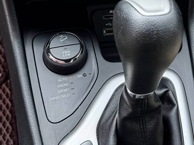 Jeep Cherokee - фото 5