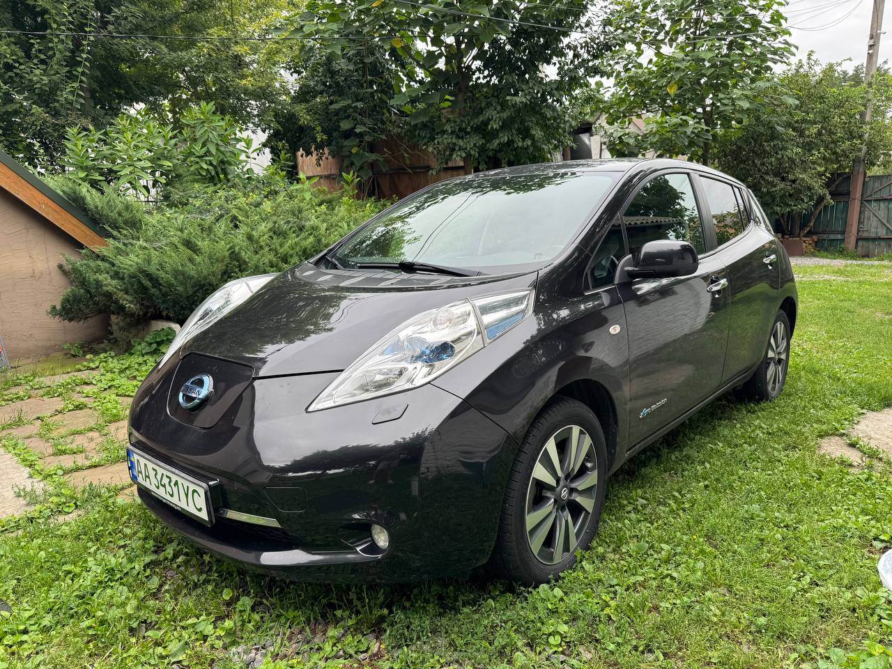 Nissan Leaf - фото 1