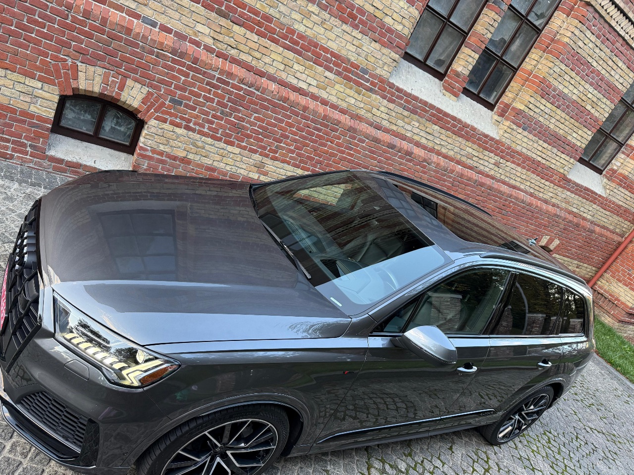 Audi Q7 - фото 14