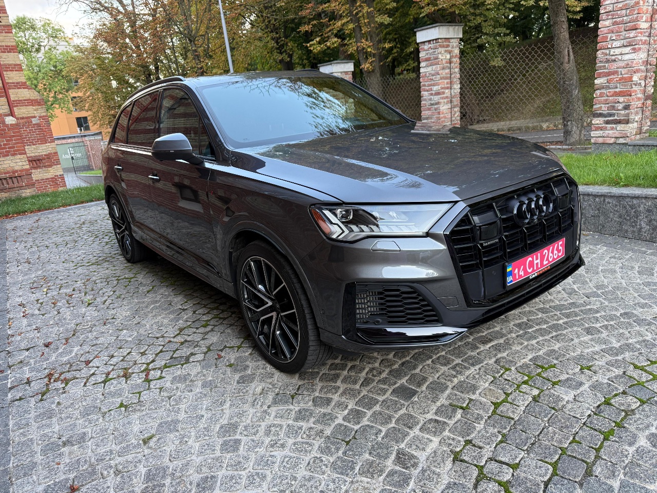 Audi Q7 - фото 7